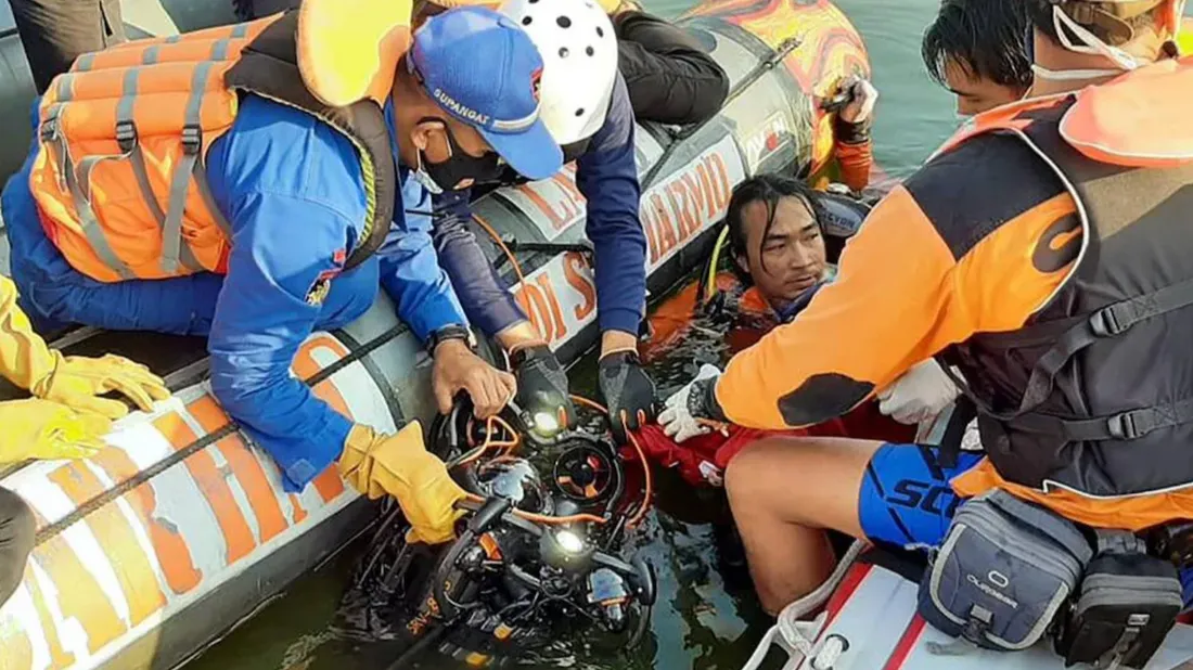 Selfie groupe 7 drame bateau indonésie